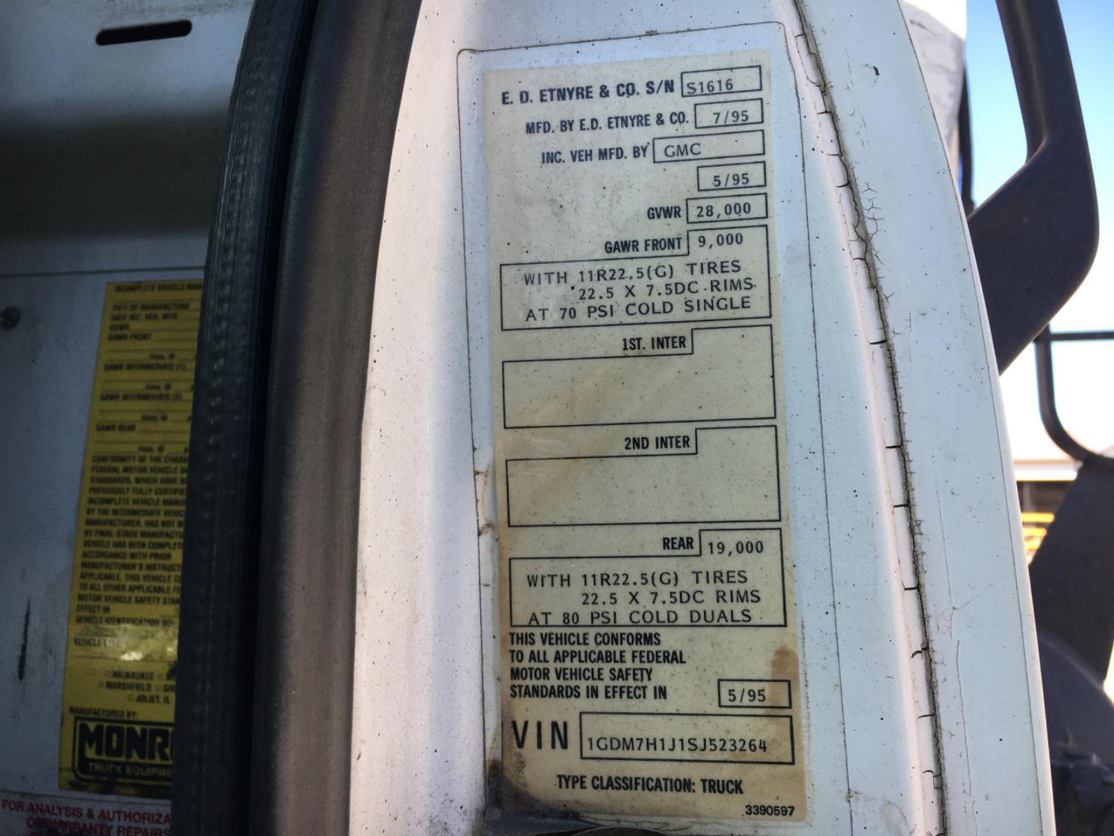 ./imagenes/INVOICE/2019/16599/CAMION PETROLIZADOR GMC TOPKICK (25).JPG